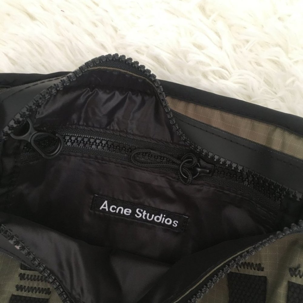 NWT Acne Studios Agios Plaque Face Bag Crossbody Bag - Picture 4 of 8